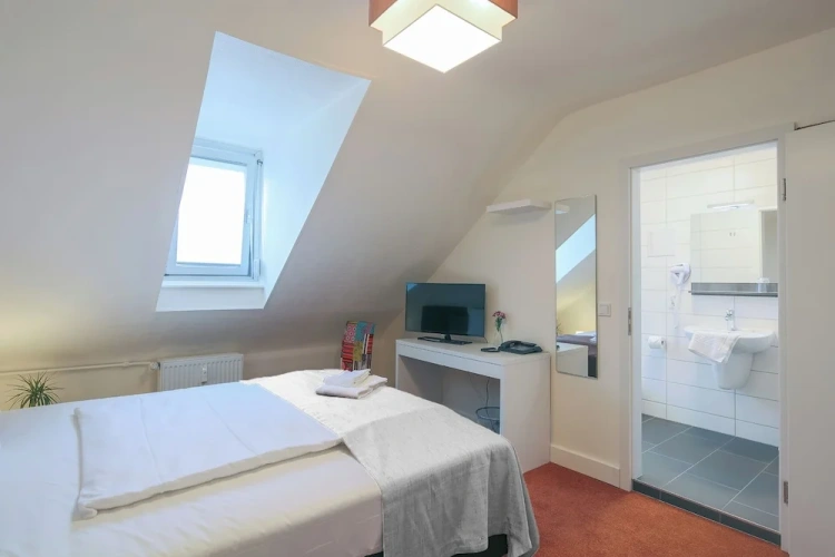 Deluxe Double room with city view