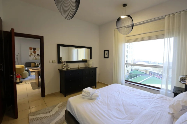 Stylish 1BR with Serene Sea View