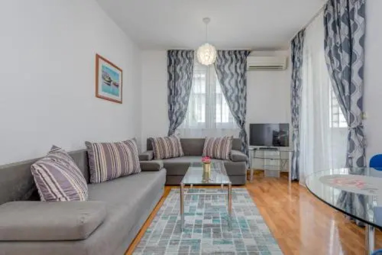 LCT Beacfront apartment ZS
