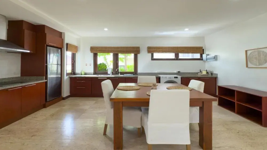 Tropical Poolside Villa SGB4