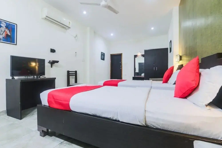 Green Point by OYO Rooms