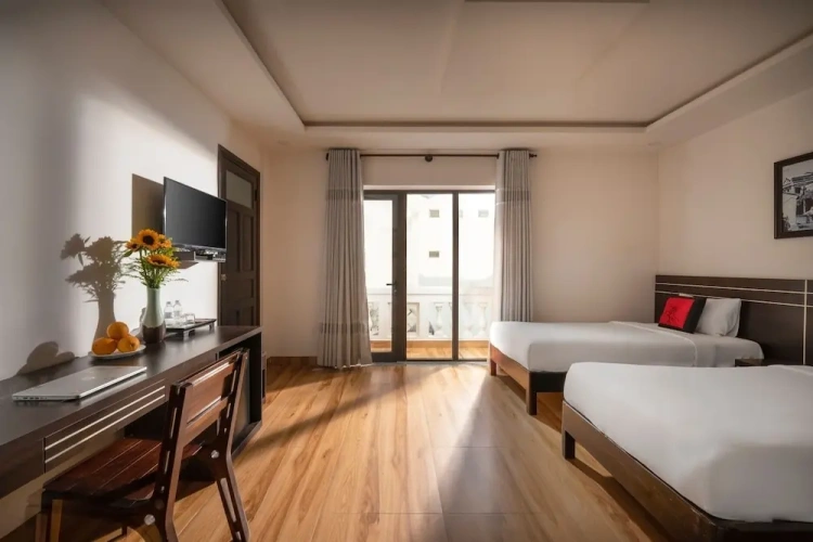 Deluxe Triple room with balcony
