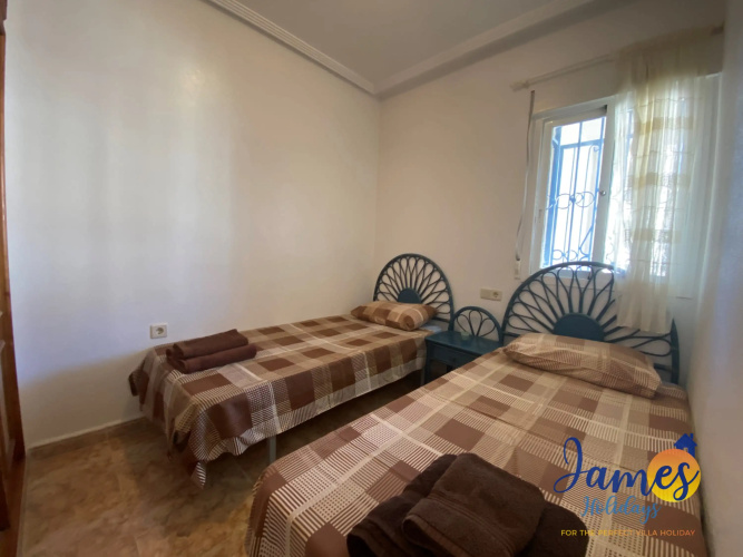 La Cinuelica 1st Flr apartment & com. pool L180