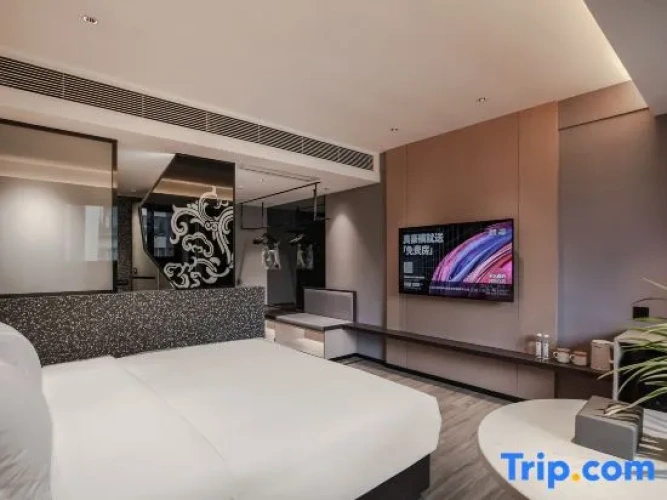 Standard room with view