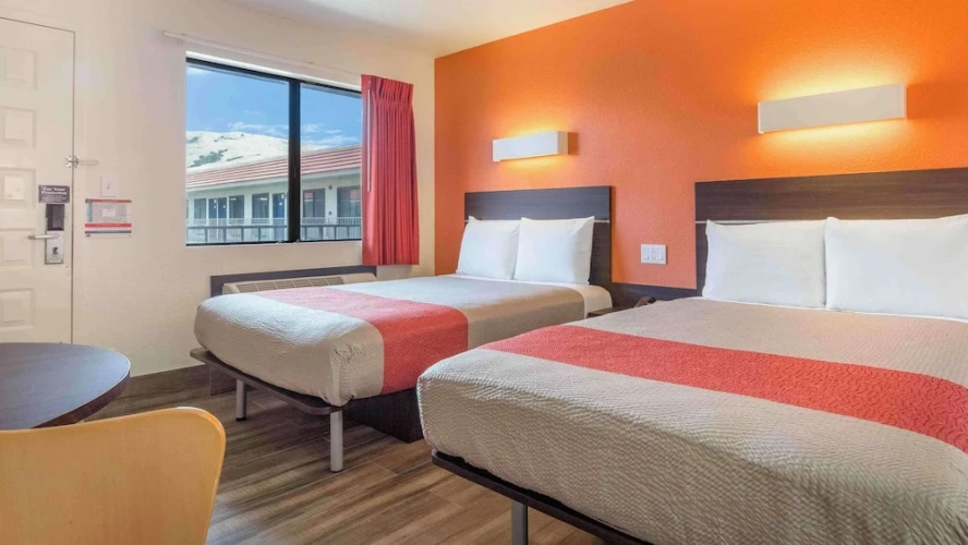 Standard Quadruple Suite