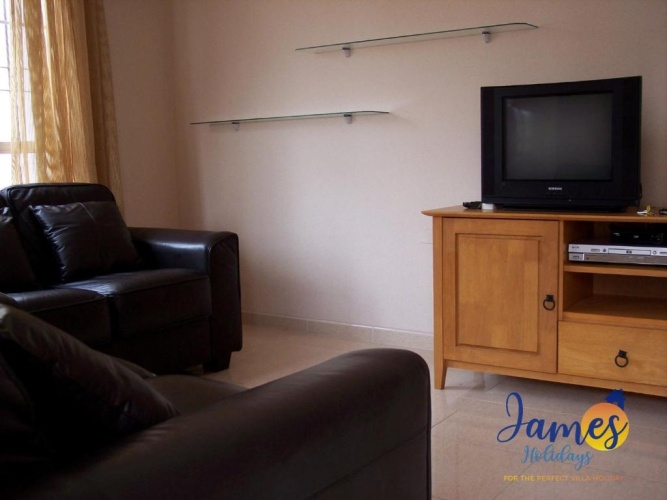 3 Bedrooms Apartment