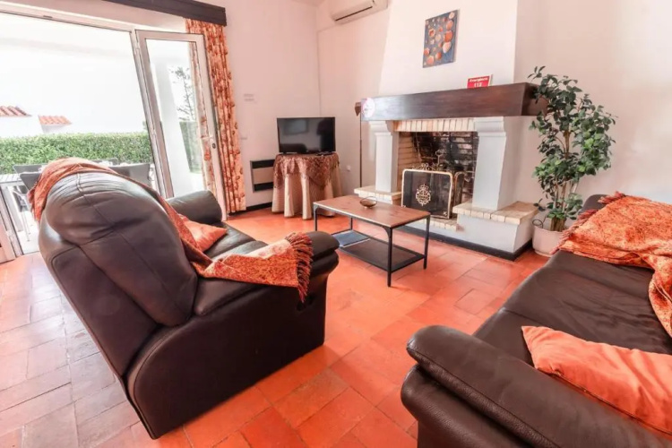 Villa 300m from Beach
