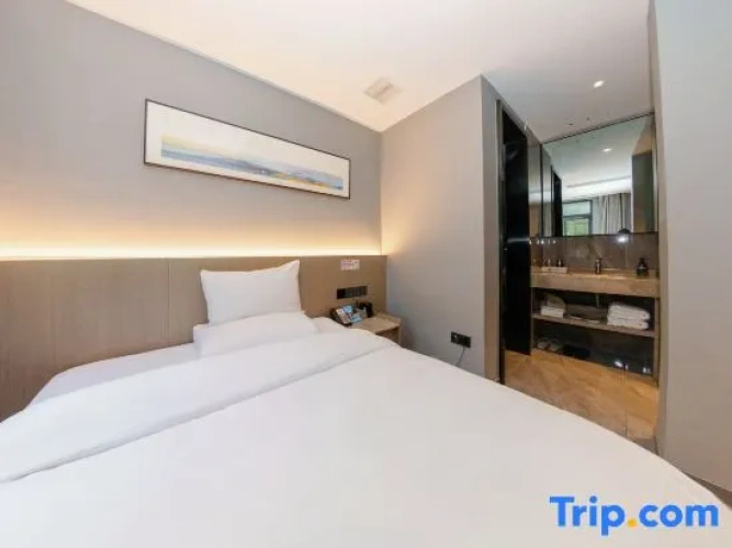 Standard Double room with land view