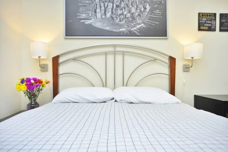Charming 2 BR - Upper East # 1