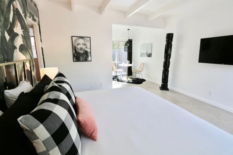 2 Bedrooms Double Apartment