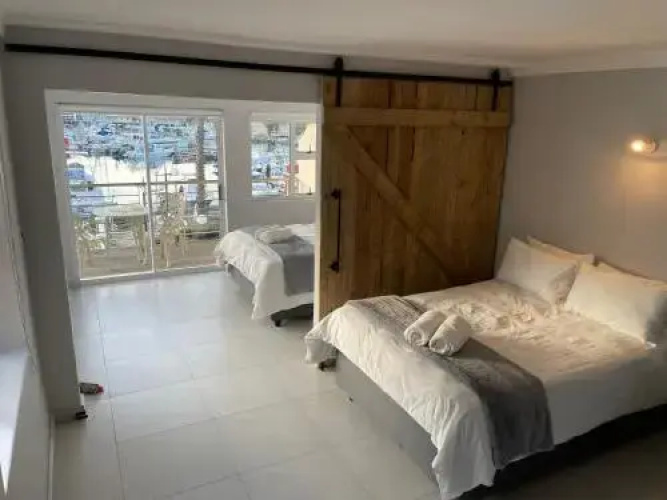 Port Hotel