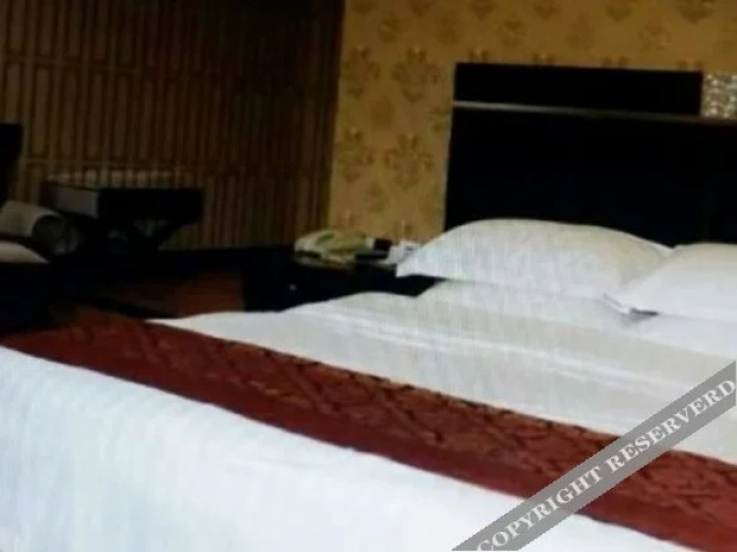 Chongqing Ruiyate Business Hotel (Hangu Square)