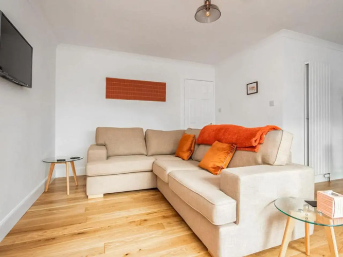 Flat 1, 69 Macewen Drive