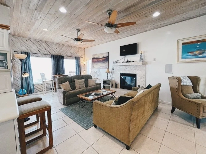 4 Bedrooms Cottage