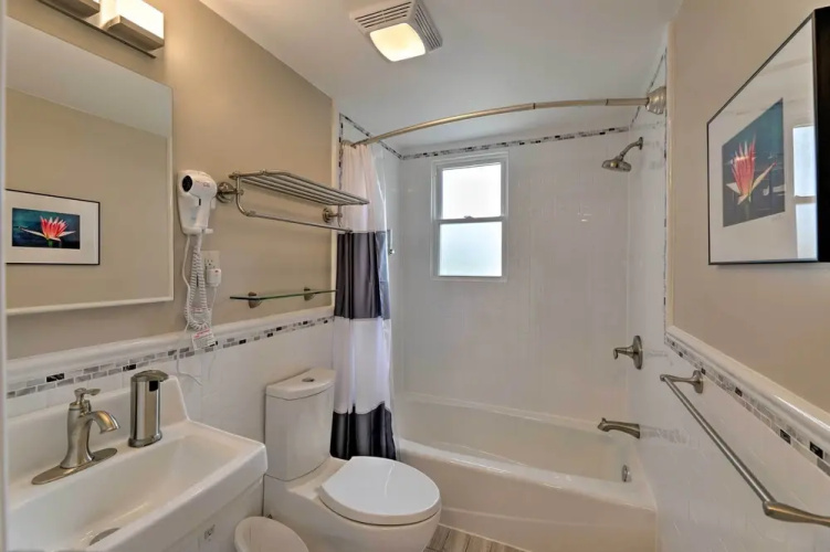Yonkers Apt w/ Balcony: Walk to Train Station!
