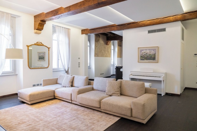 3 Bedrooms Apartment