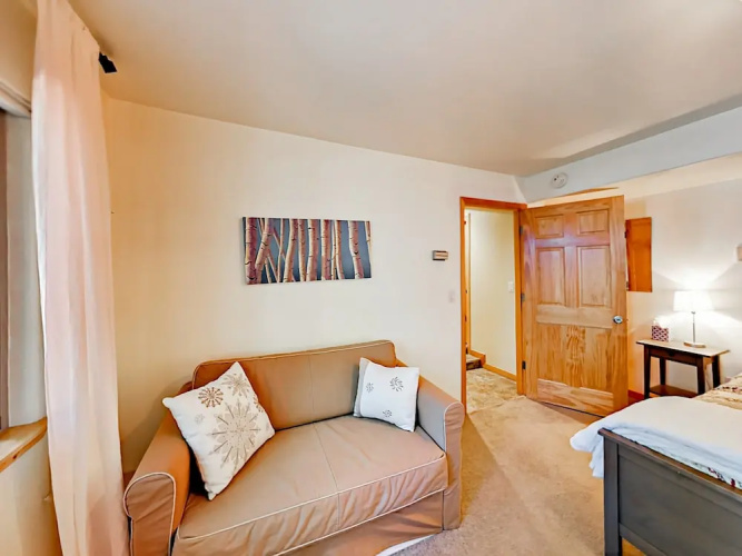 3br/2.5ba Lake 3 Bedroom Home