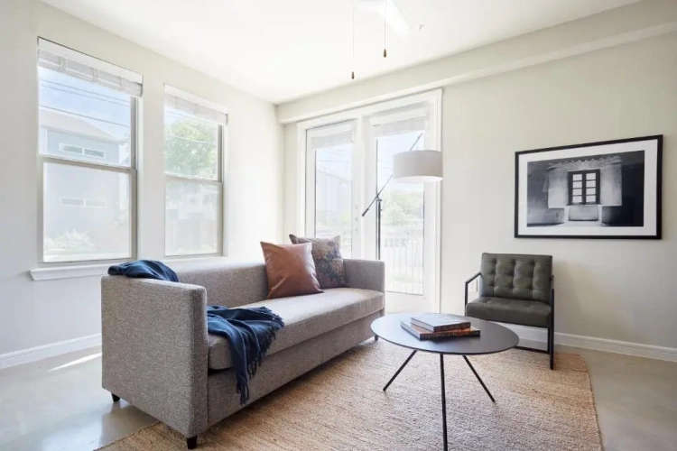 2 Bedrooms Apartment