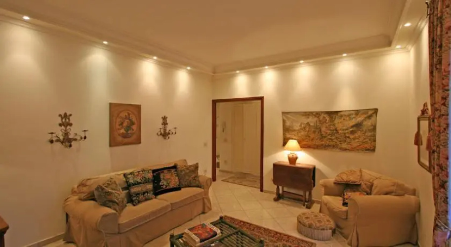 Travel & Stay Apartments - Navona