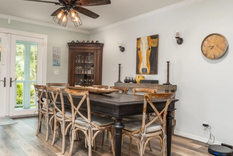 4 Bedrooms Cottage