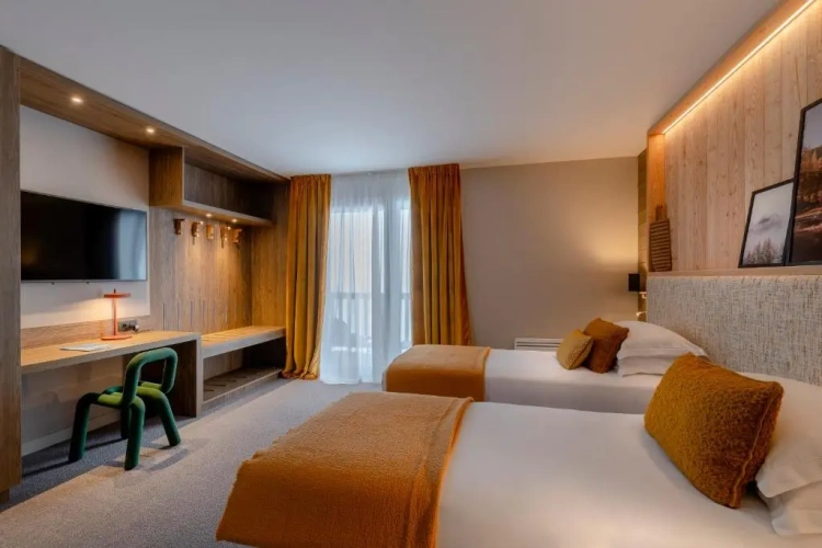 Standard Quadruple room with mountain view