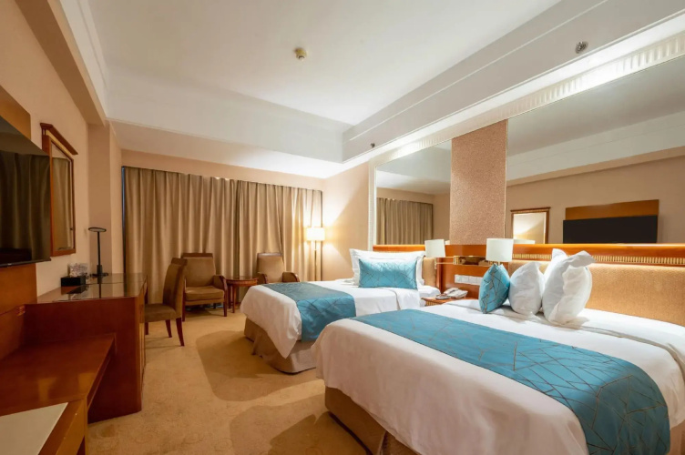 Chuxiong WeishengXiongbao Hotel