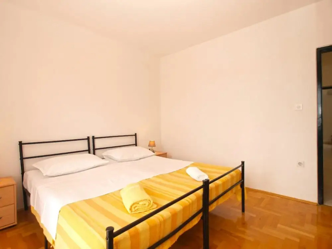 Apartment 1595