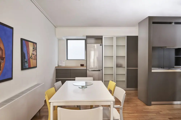 Contemporary Comfy Apt