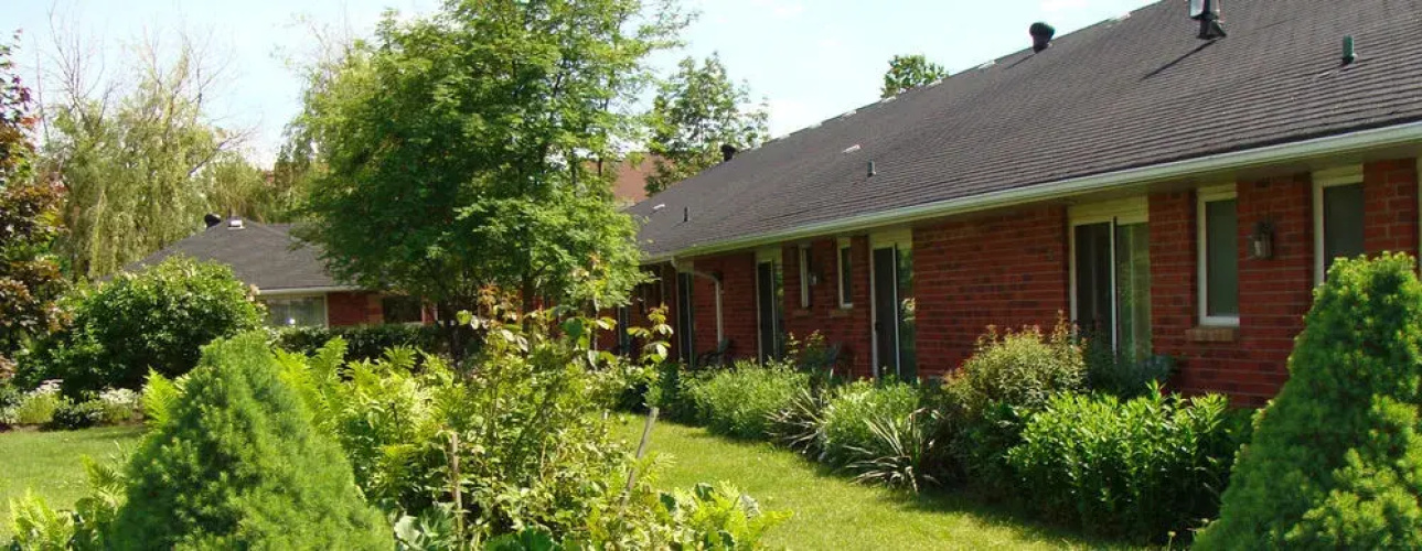 Woodycrest Motel