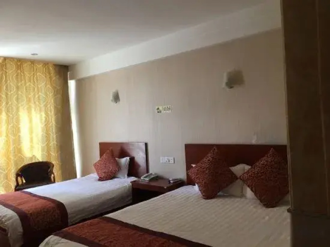 Suining North Latitude 33° Inn