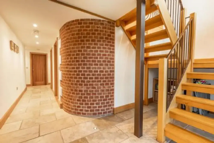 Host Stay Owl Barn