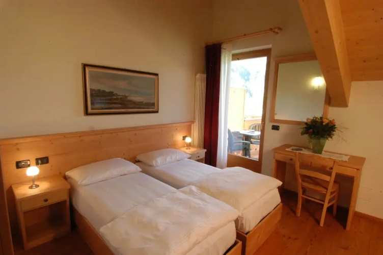 Standard Triple room with mountain view
