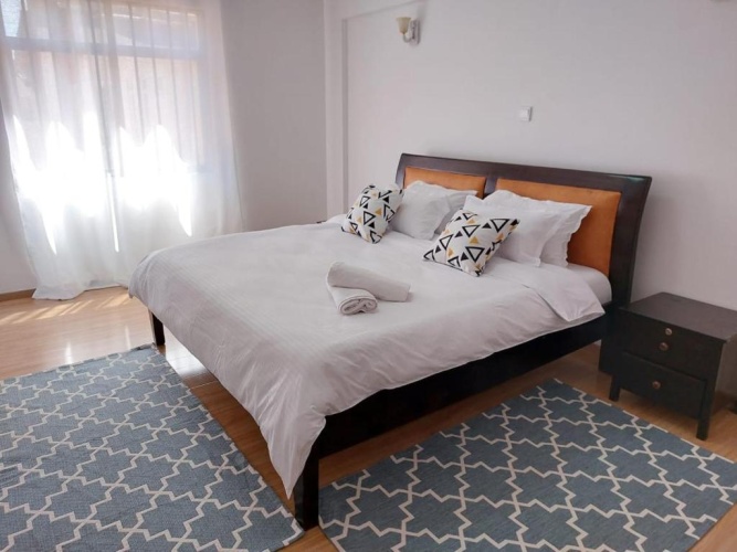 3 Bedrooms Apartment