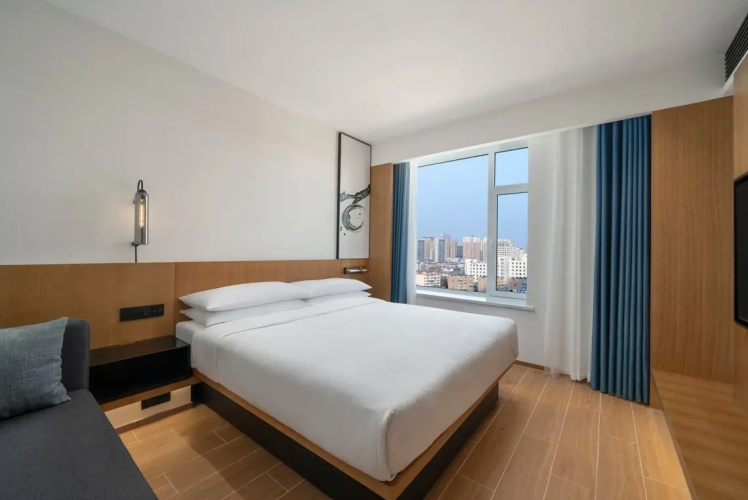 Standard Double room with city view