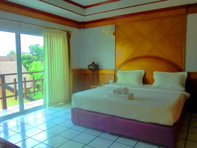 Thongpaeka Hotel