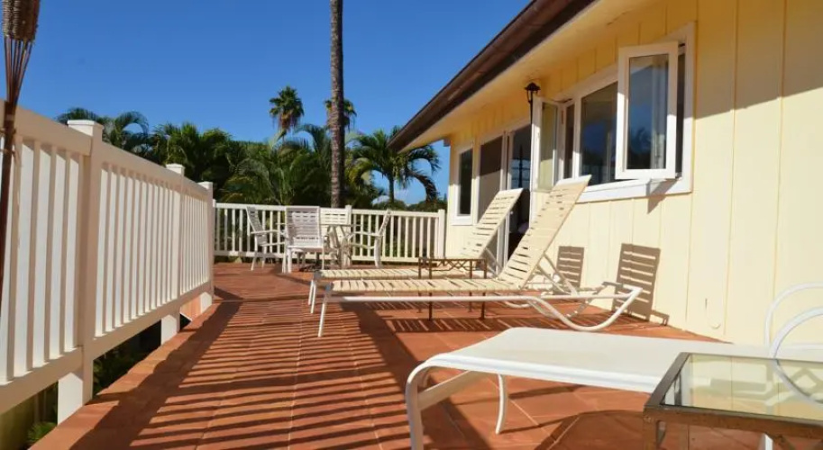 Lahaina Gate House
