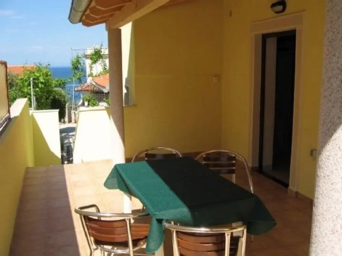 Apartment with balcony