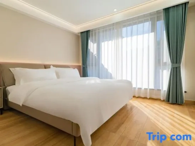 Deluxe Suite with balcony