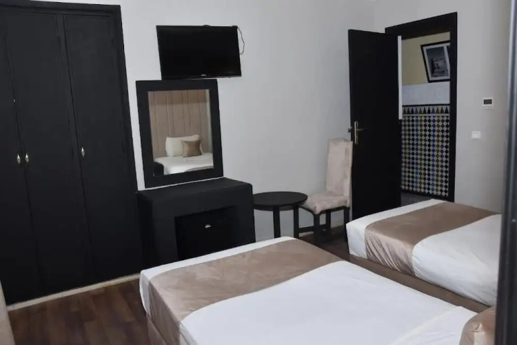 Cadé Hotel