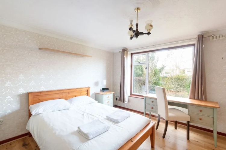 Compton Lodge 5-bedroom house