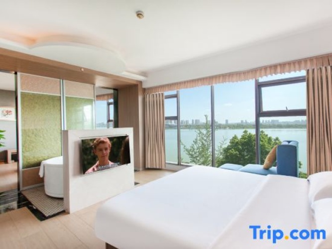 Premier Double Suite with river view