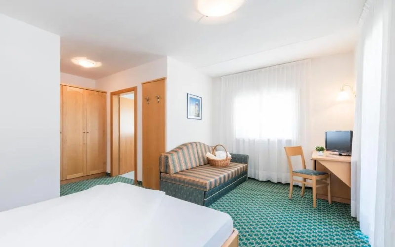 Saldur Small Active Hotel