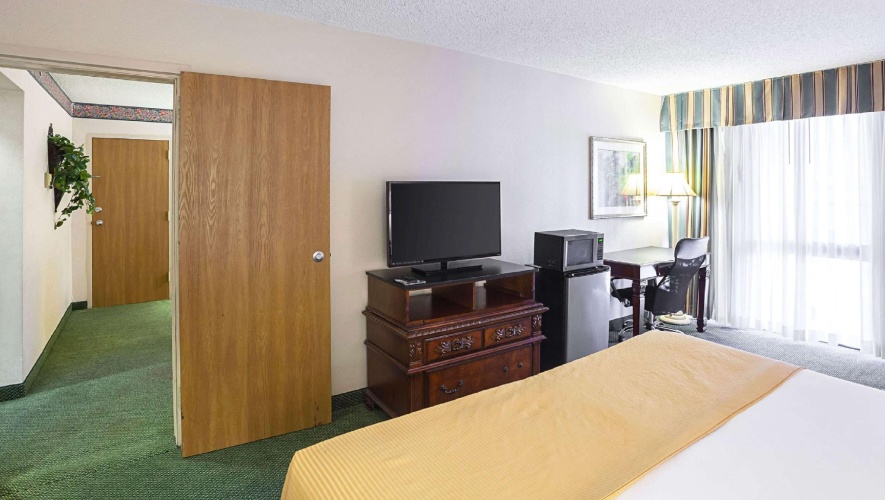 2 Bedrooms Suite