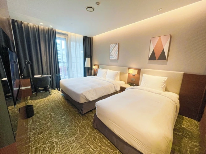 Deluxe Twin room with balcony