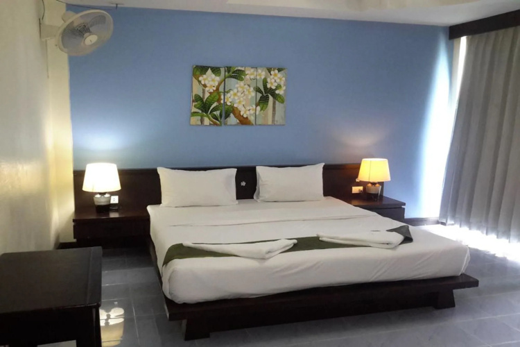 J Hotel