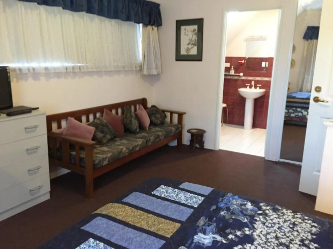 Aarn House B&B Airport Accommodation