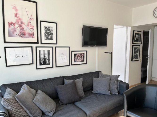 2 Bedrooms Apartment