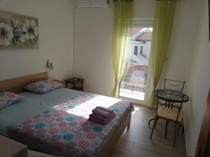 Studio with balcony and with sea view