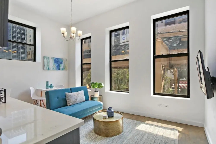 Luxe 1BR Apt - Lake 204 rep