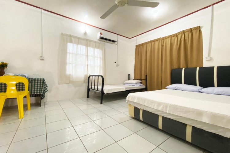 Standard Triple room